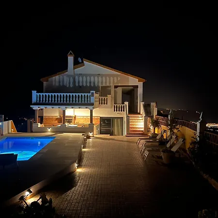 Villa Melín Breathtaking Views,private Heated Pool